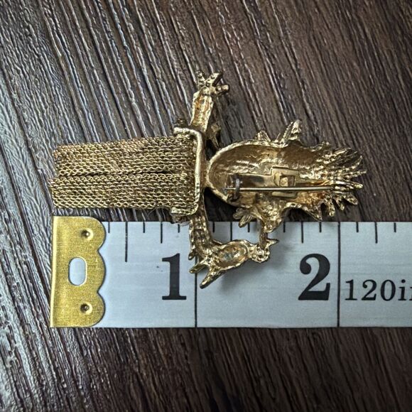 Vintage Gold Tone Scarecrow Brooch Pin w Bird, Mesh Flexible Legs Rose Gold Tone - Picture 2 of 4